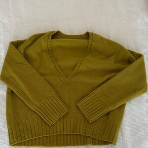 Banana republic cashmere Sweater size small